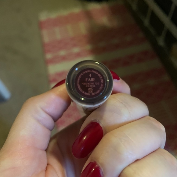 Charlotte Tilbury Beautiful Skin Radiant Concealer 4 Fair NIB - Picture 2 of 2